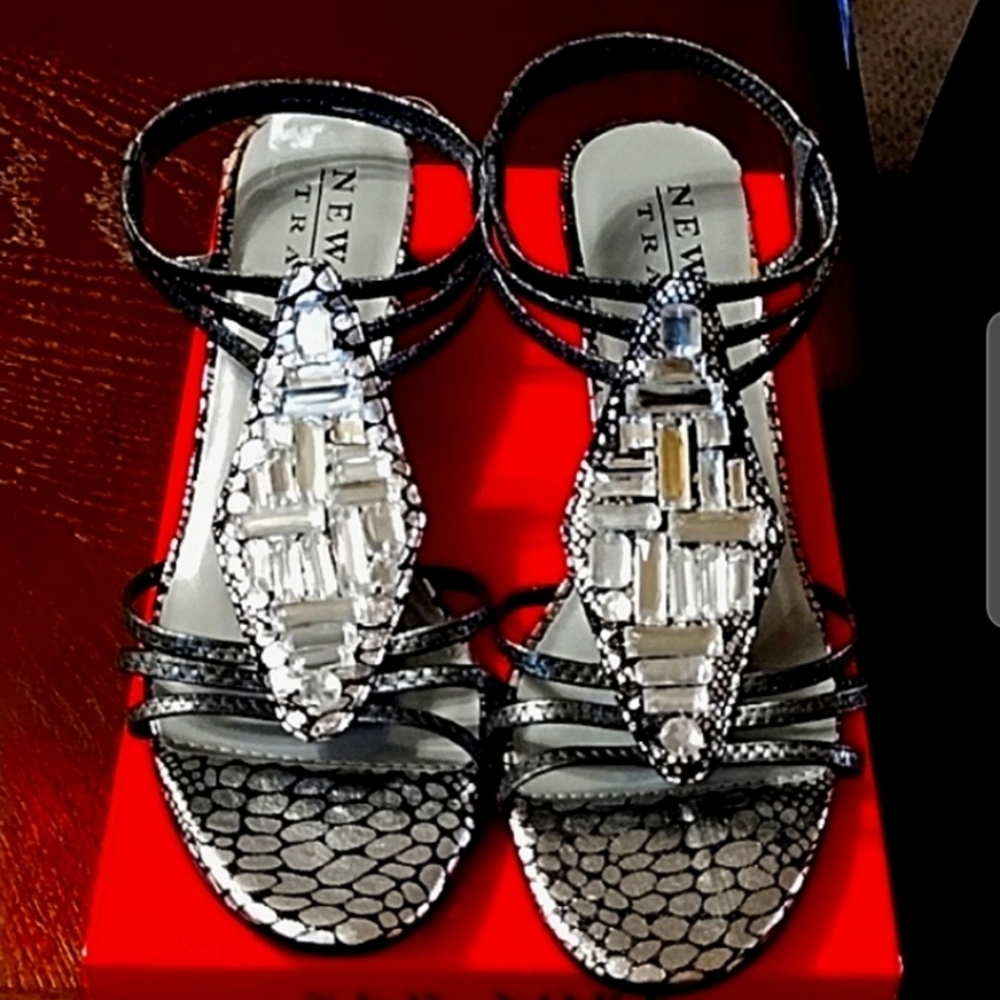 NIB New York Transit Women's Black And Silver Wedge Sandals